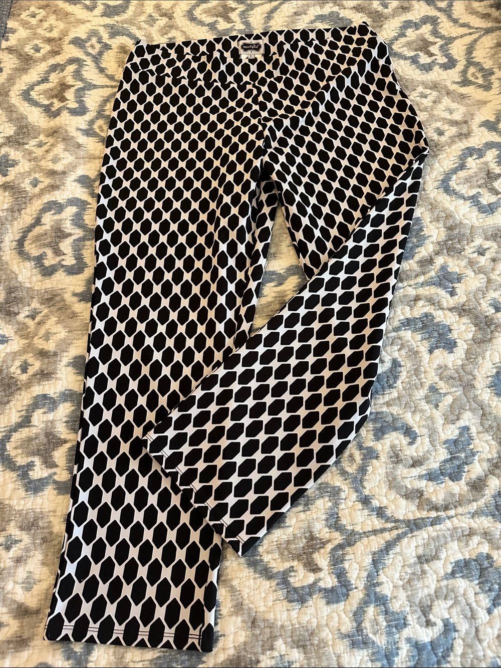 Mud Pie Black and White Geometric cropped Pant